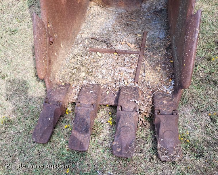 image for item LS9785 (2) excavator buckets