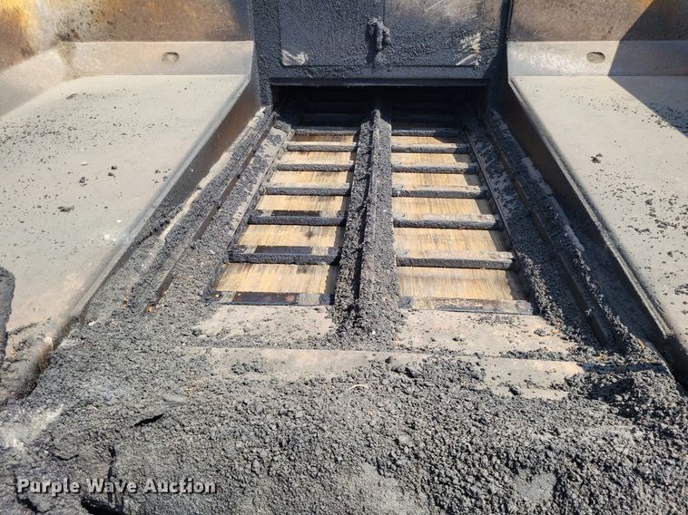 image for item LS9786 2004 Caterpillar  AP-655C paver