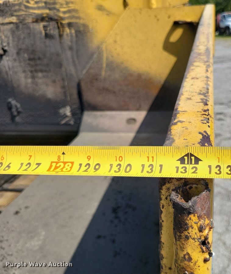 image for item LS9786 2004 Caterpillar  AP-655C paver