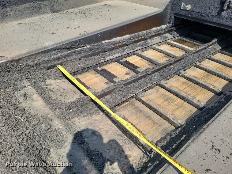 image for item LS9786 2004 Caterpillar  AP-655C paver