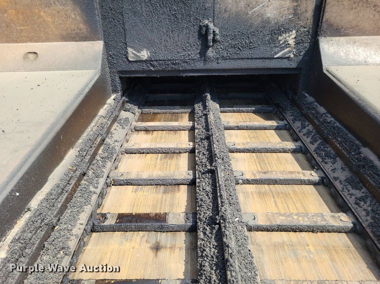 image for item LS9786 2004 Caterpillar  AP-655C paver