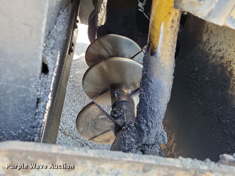 image for item LS9786 2004 Caterpillar  AP-655C paver