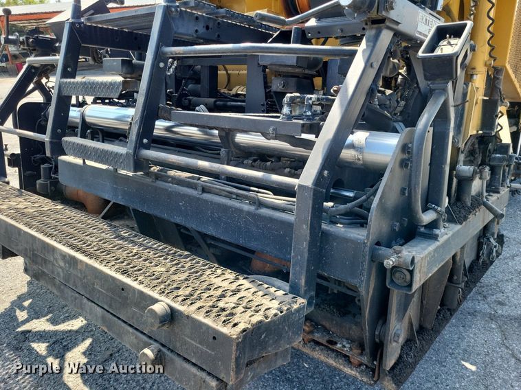 image for item LS9786 2004 Caterpillar  AP-655C paver