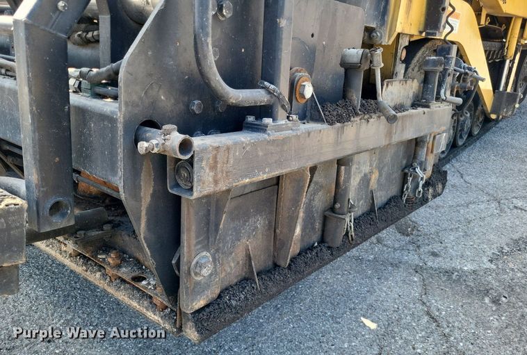 image for item LS9786 2004 Caterpillar  AP-655C paver