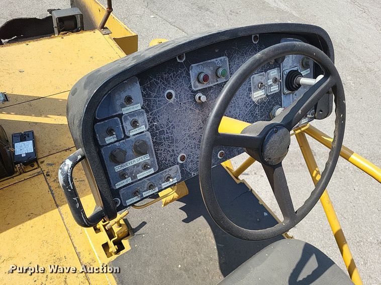 image for item LS9786 2004 Caterpillar  AP-655C paver