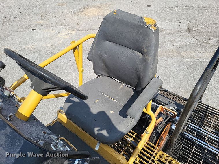 image for item LS9786 2004 Caterpillar  AP-655C paver