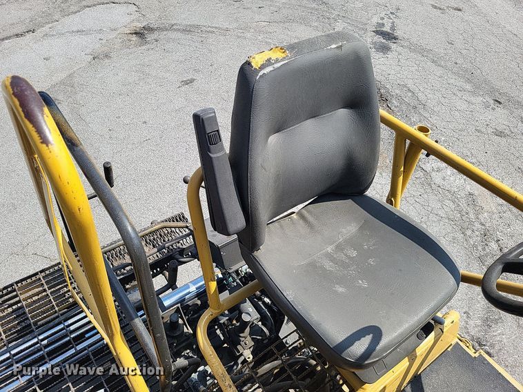 image for item LS9786 2004 Caterpillar  AP-655C paver