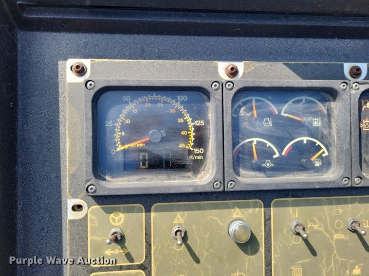 image for item LS9786 2004 Caterpillar  AP-655C paver