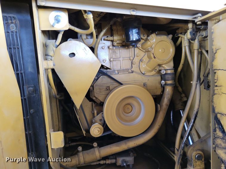 image for item LS9786 2004 Caterpillar  AP-655C paver