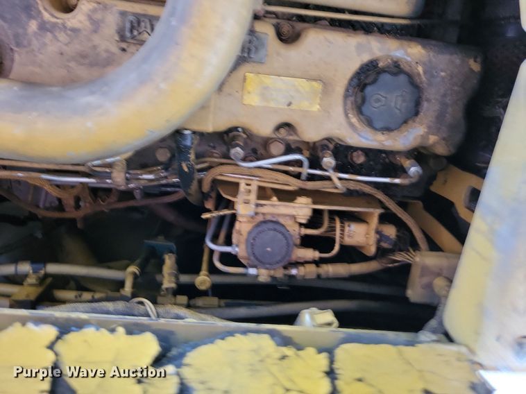 image for item LS9786 2004 Caterpillar  AP-655C paver