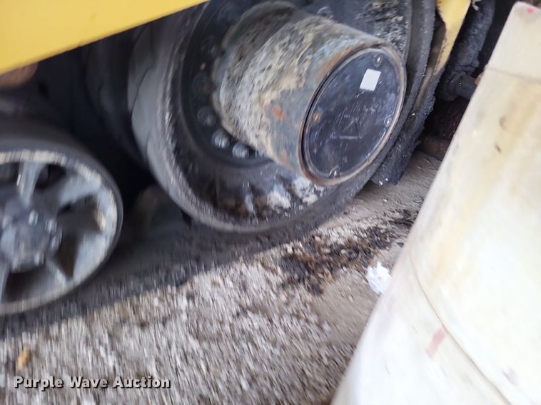 image for item LS9786 2004 Caterpillar  AP-655C paver