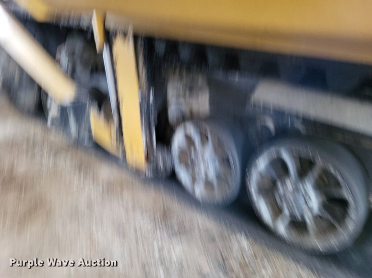 image for item LS9786 2004 Caterpillar  AP-655C paver