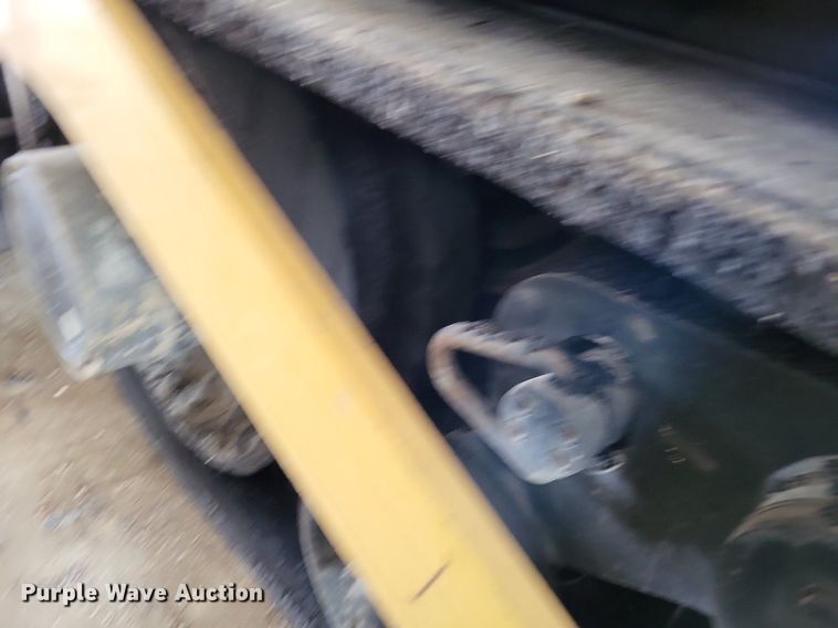 image for item LS9786 2004 Caterpillar  AP-655C paver