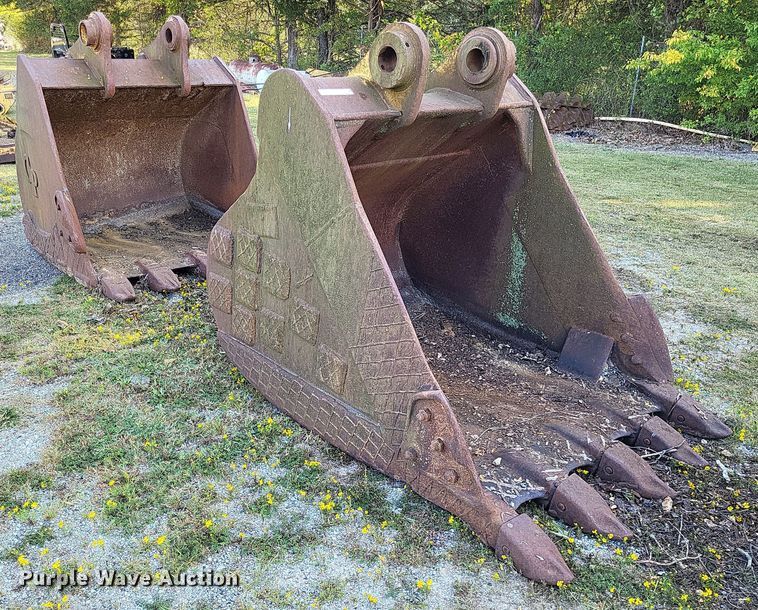 image for item LS9789 (2) excavator buckets