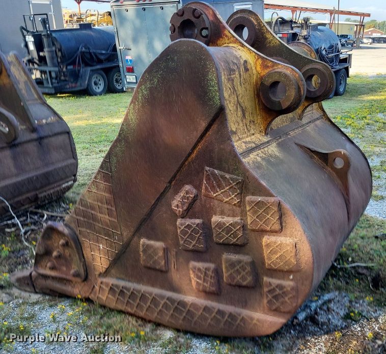 image for item LS9789 (2) excavator buckets