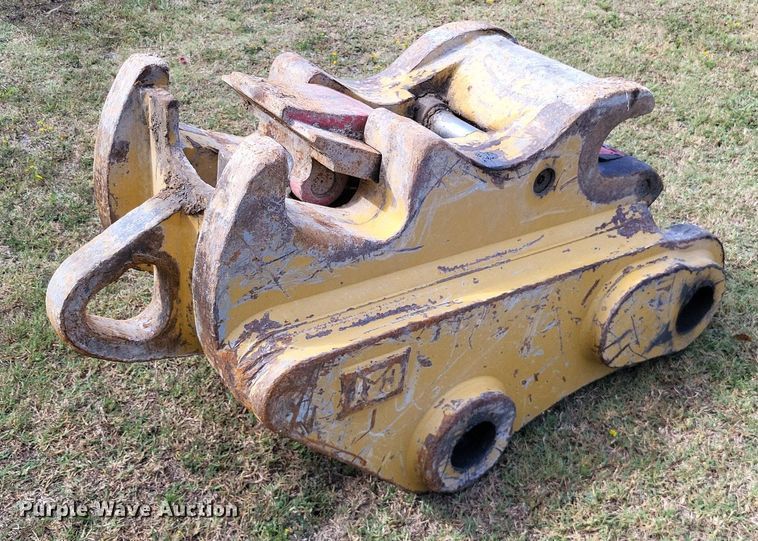 image for item LS9790 2019 Caterpillar quick coupler