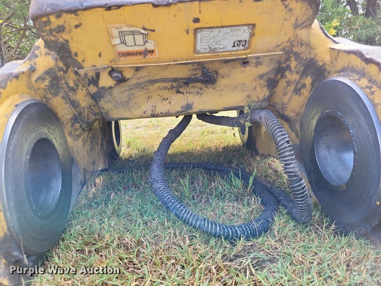 image for item LS9790 2019 Caterpillar quick coupler