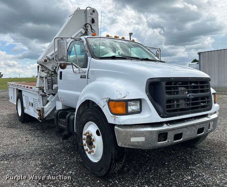 image for item LV9033 2000 Ford F650  crane truck