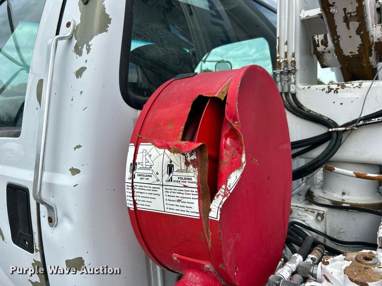 image for item LV9033 2000 Ford F650  crane truck