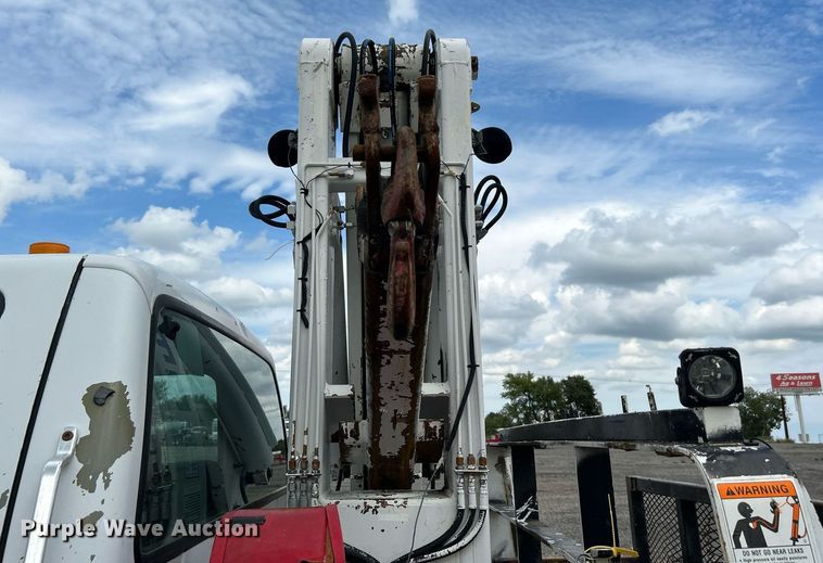 image for item LV9033 2000 Ford F650  crane truck