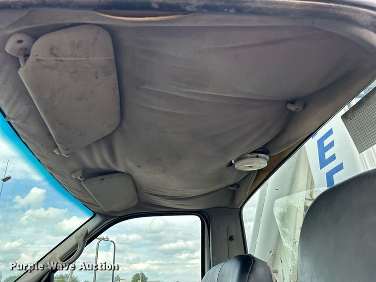 image for item LV9033 2000 Ford F650  crane truck