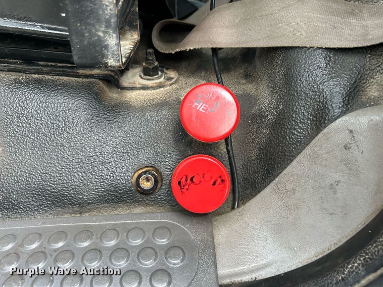 image for item LV9033 2000 Ford F650  crane truck