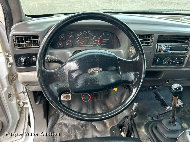 image for item LV9033 2000 Ford F650  crane truck