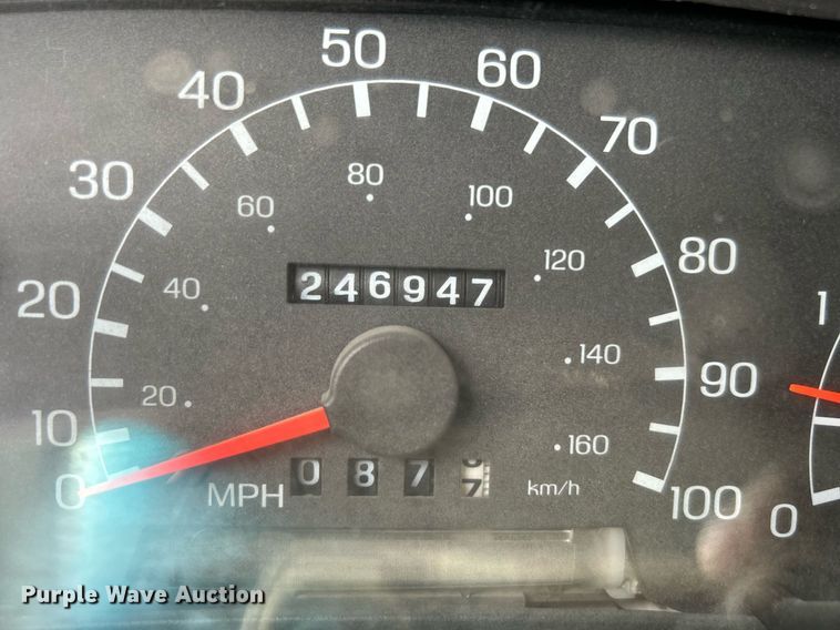 image for item LV9033 2000 Ford F650  crane truck