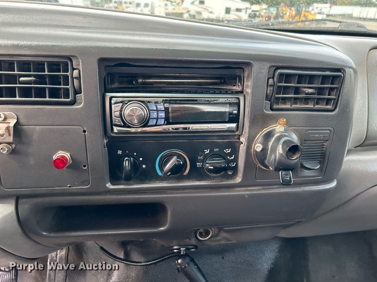 image for item LV9033 2000 Ford F650  crane truck