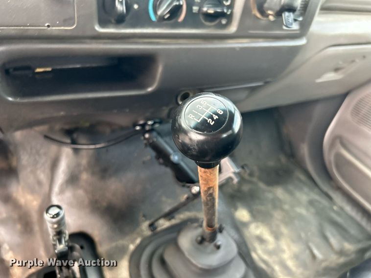 image for item LV9033 2000 Ford F650  crane truck