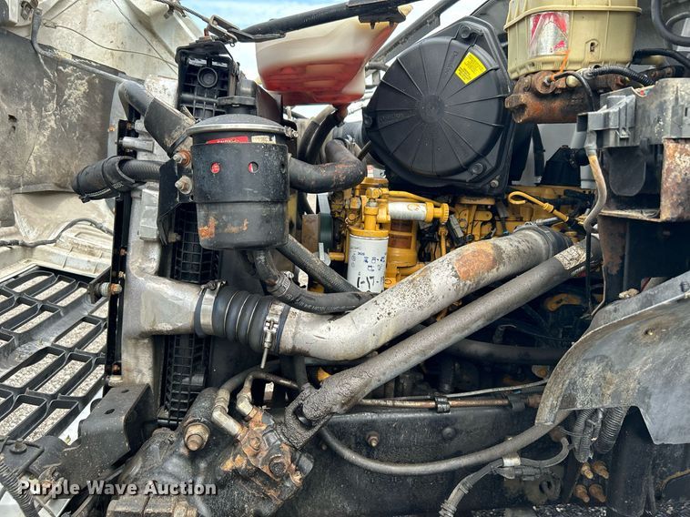 image for item LV9033 2000 Ford F650  crane truck