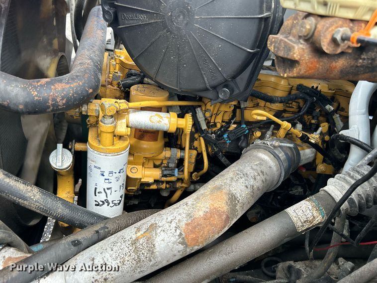 image for item LV9033 2000 Ford F650  crane truck