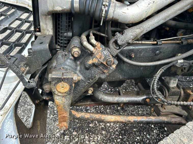 image for item LV9033 2000 Ford F650  crane truck