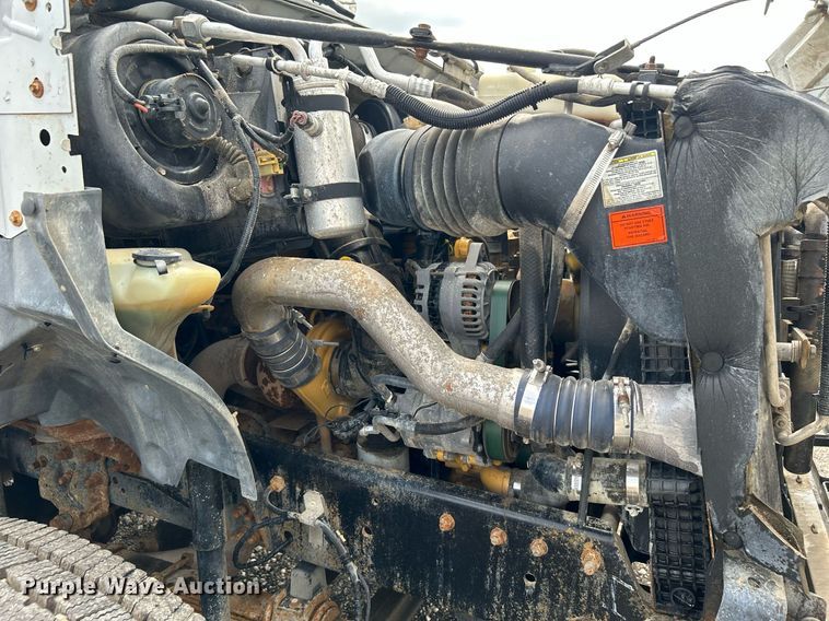 image for item LV9033 2000 Ford F650  crane truck