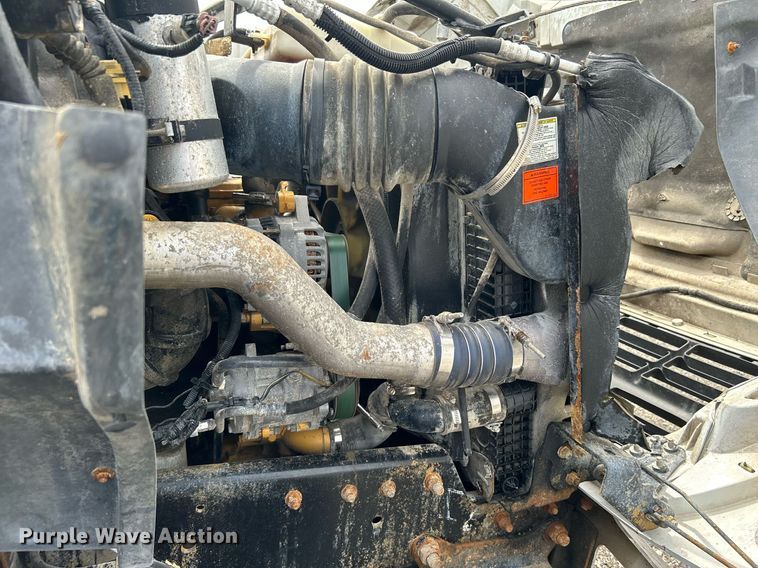 image for item LV9033 2000 Ford F650  crane truck