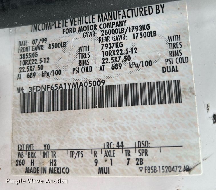 image for item LV9033 2000 Ford F650  crane truck