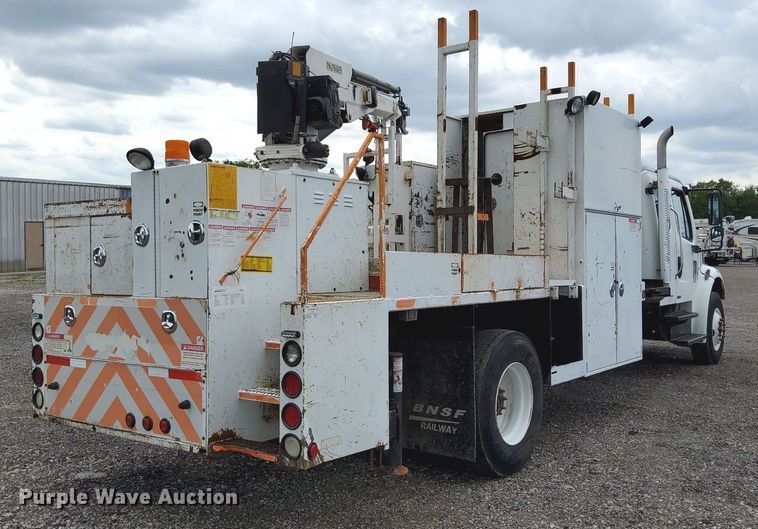 image for item LV9039 2006 Freightliner M2 106  utility / service truck