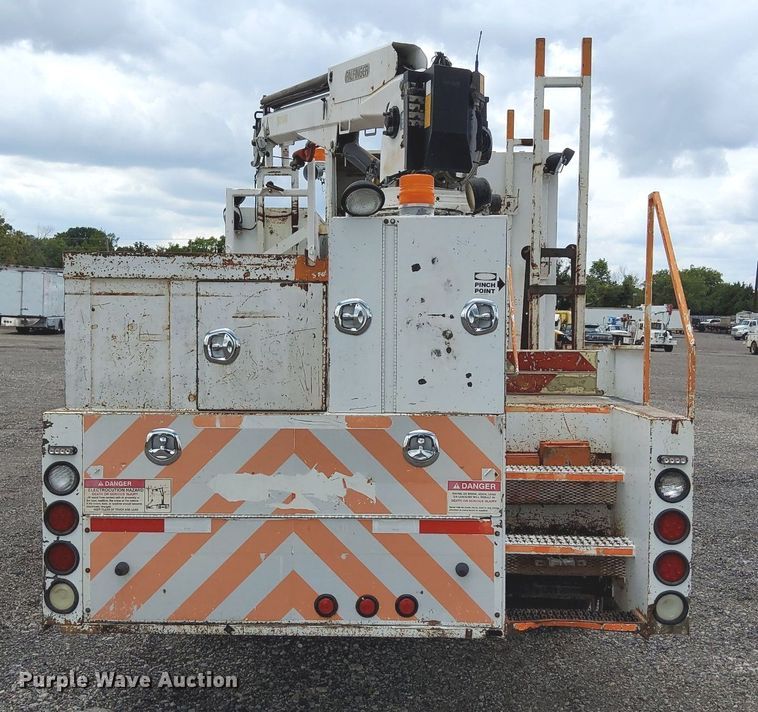 image for item LV9039 2006 Freightliner M2 106  utility / service truck