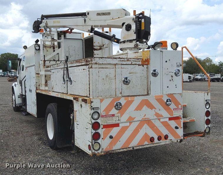 image for item LV9039 2006 Freightliner M2 106  utility / service truck