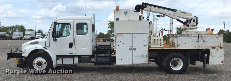 image for item LV9039 2006 Freightliner M2 106  utility / service truck