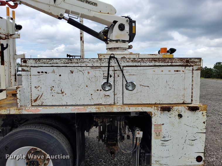 image for item LV9039 2006 Freightliner M2 106  utility / service truck