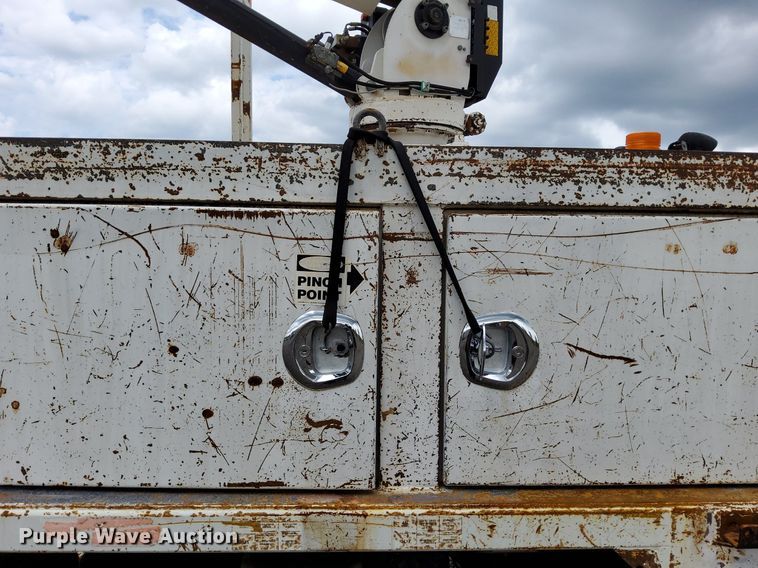 image for item LV9039 2006 Freightliner M2 106  utility / service truck