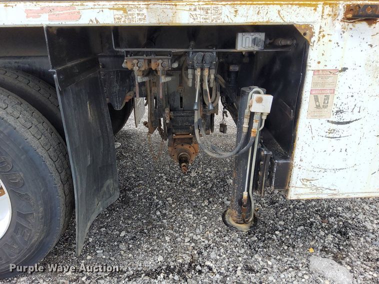 image for item LV9039 2006 Freightliner M2 106  utility / service truck