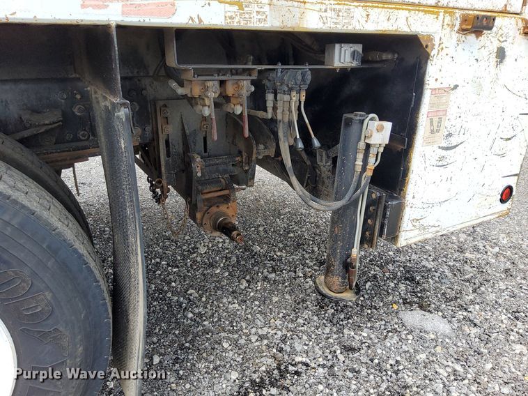 image for item LV9039 2006 Freightliner M2 106  utility / service truck