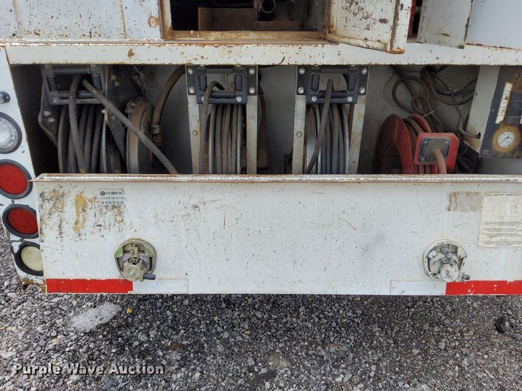 image for item LV9039 2006 Freightliner M2 106  utility / service truck