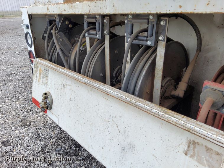 image for item LV9039 2006 Freightliner M2 106  utility / service truck