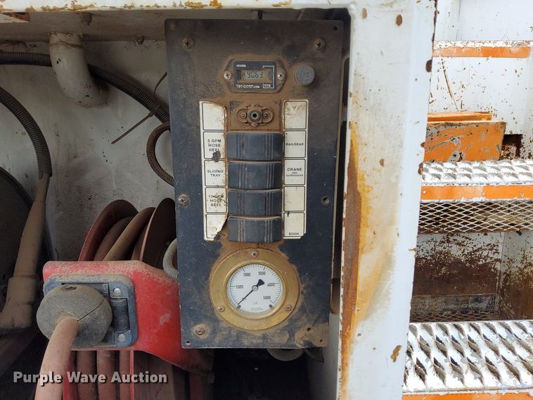 image for item LV9039 2006 Freightliner M2 106  utility / service truck