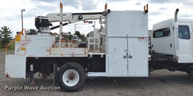 image for item LV9039 2006 Freightliner M2 106  utility / service truck