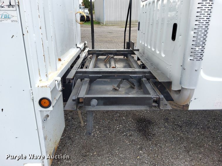 image for item LV9039 2006 Freightliner M2 106  utility / service truck