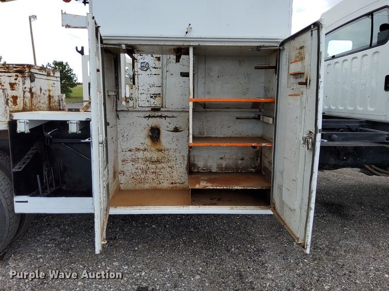 image for item LV9039 2006 Freightliner M2 106  utility / service truck